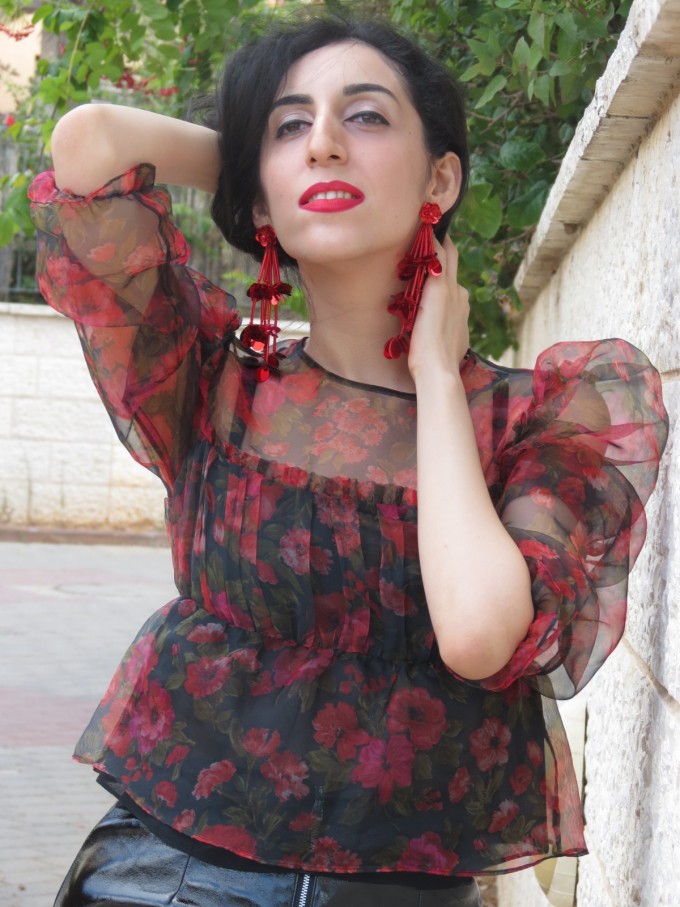 לשלב את בד האורגנזה במלתחה האישית