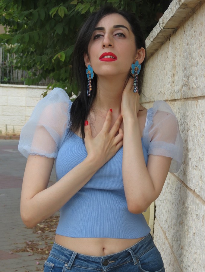 לחץ להגדלה