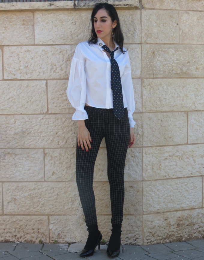 לחץ להגדלה