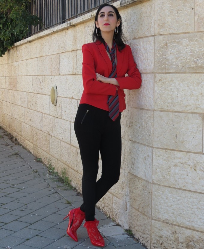 לחץ להגדלה